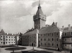 Artillerieschießplatz - Kdogebaeude - Innenhof